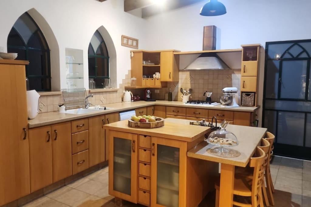 Villa המייסדים Zikhron Ya'akov Exterior foto